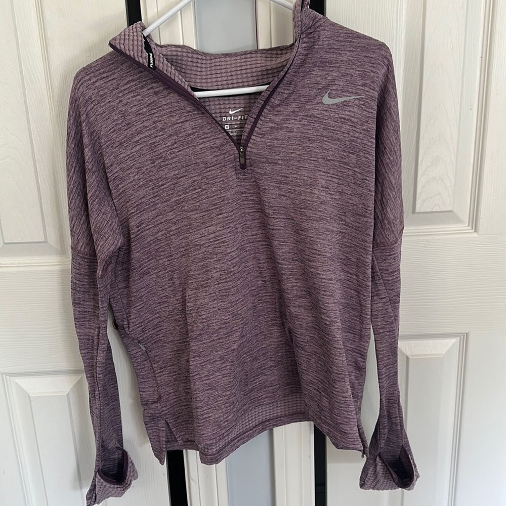 Women’s Nike fry fit quarter zip size medium